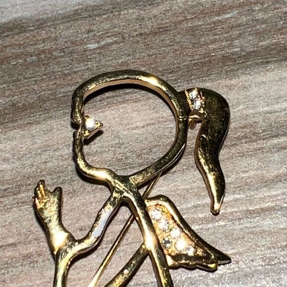 Vintage Signed CCi Gold-Tone Praying Little Girl Angel Rhinestone Brooch / Pin - Picture 3 of 7